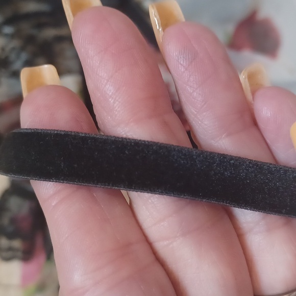 Victoria's Secret Elegant Sheer Lace Trim Rose Print Open Front Nightie - Picture 8 of 10